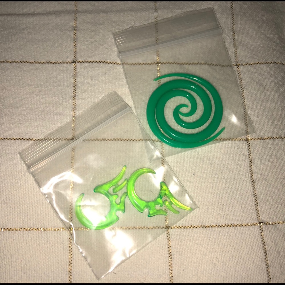 Bundle 2 pair of 4g neon green spiral tapers